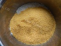 好吃的小米红豆粽子做法图解2)