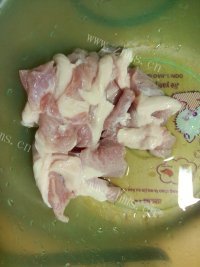 美味的粉蒸肉做法图解2)