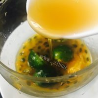 操作简单的百香果果汁做法图解6)