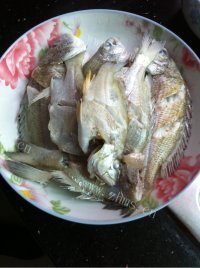 家常菜葱油鱼做法图解2)
