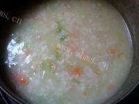 胡萝卜白菜瘦肉粥做法图解10)