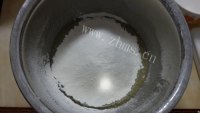 酥脆的腰果小酥饼做法图解2)