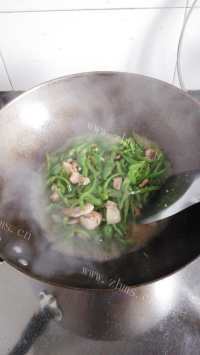 色香味俱全的青椒炒肉做法图解7)