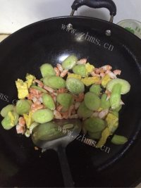 家常菜黄瓜炒虾仁做法图解3)