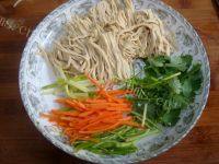 家常菜凉拌豆腐丝做法图解2)