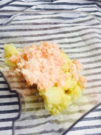 别样的鲜虾土豆泥做法图解8)