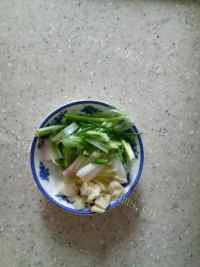 珍馐美味的炒豆皮做法图解2)