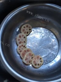 美味的藕饼做法图解3)