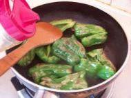 家常菜豆豉虎皮青椒做法图解5)