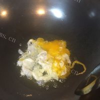 好吃的腊肠炒饭做法图解3)