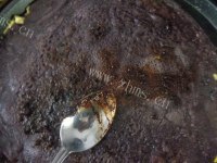美味的黑米面煎饼做法图解8)