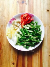 家常菜小炒腊肉做法图解3)