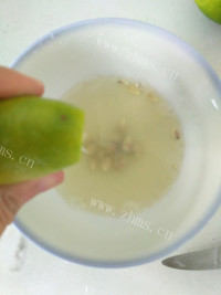 自制蓝莓果酱做法图解2)
