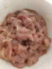 唇齿留香的青椒肉丝做法图解2)