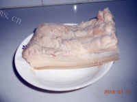 好吃的家常红烧肉焖土豆做法图解4)
