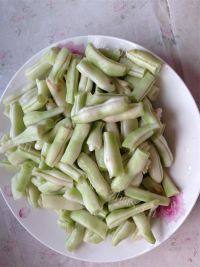 有颜值的豆角炒肉做法图解1)