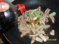 家常菜千张炒肉丝做法图解8)