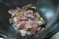藜蒿炒腊肉做法图解5)