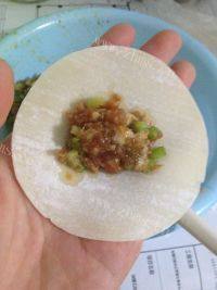 家庭版芹菜猪肉水饺做法图解6)
