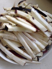 自制蒜香紫茄做法图解1)