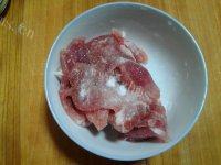 家常瑶柱咸瘦肉粥做法图解1)