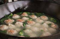 美味的青菜肉丸汤做法图解7)