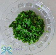 家常菜芹菜叶炒鸡蛋做法图解2)