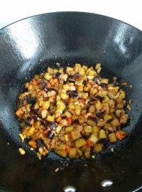 家常菜肉末烧茄子