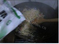 「念念不忘」清炒绿豆芽做法图解7)