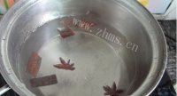 芳香四溢的咸鸭蛋做法图解2)