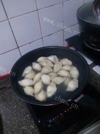 饱满的白菜猪肉水饺做法图解10)
