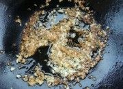 蒜蓉开边虾做法图解2)