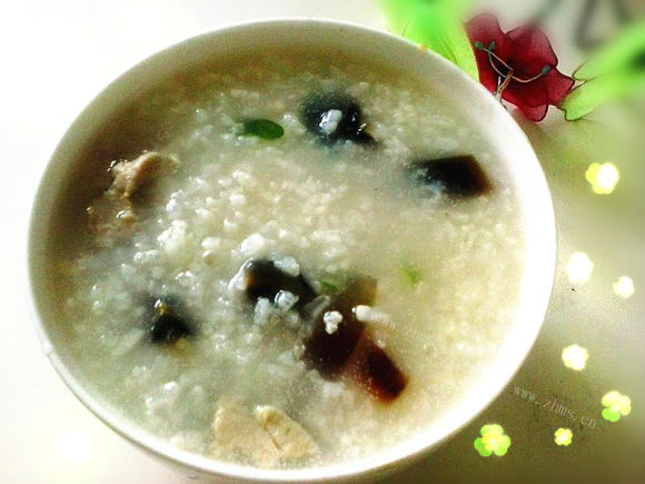 特色美食皮蛋瘦肉粥