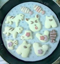 美味的卡通奶香馒头做法图解9)