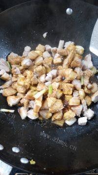 家常菜香芋红烧肉做法图解5)