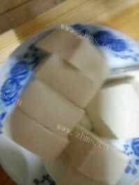 美味的鱼头豆腐汤做法图解2)
