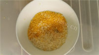 美味营养的南瓜小米粥的做法图解三