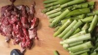 咸甜适中的芦笋炒牛肉做法图解1)