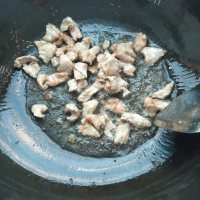 胡萝卜炒肉做法图解2)