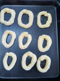 色泽鲜亮的罗马盾牌饼干做法图解11)
