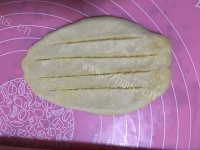 香喷喷的椰蓉面包做法图解7)