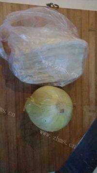 家常菜洋葱炒金针菇做法图解1)