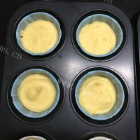 热腾腾的杯子蛋糕做法图解9)