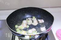 五花肉炖豆角做法图解8)
