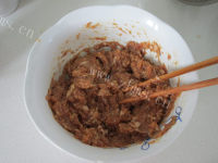 色泽鲜亮的鲜肉月饼做法图解5)