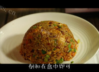 家庭版老干妈炒饭做法图解4)