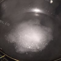 色香味浓的西红柿鸡蛋面做法图解3)