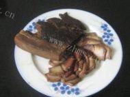 腊肉炒青椒做法图解1)