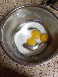 食欲满满的蔓越莓蛋糕卷做法图解3)