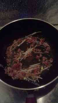 色泽鲜亮的肉末豆腐做法图解3)